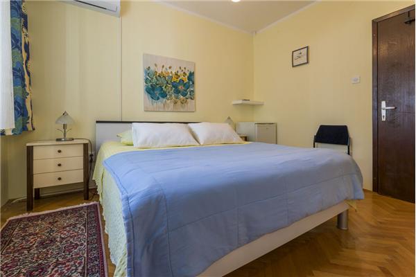 Room S2, for 2 persons