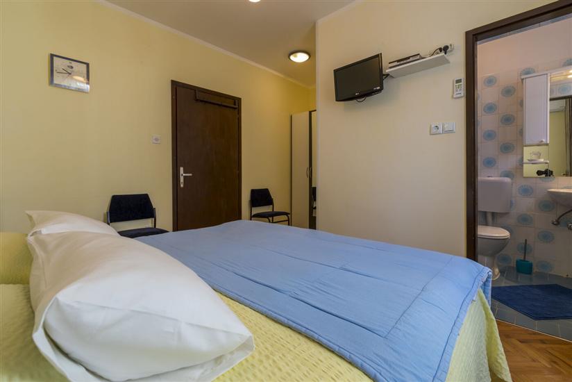 Room S2, for 2 persons