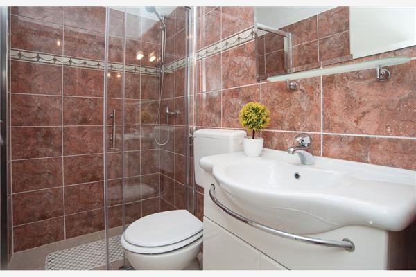 House K1, for 12 persons