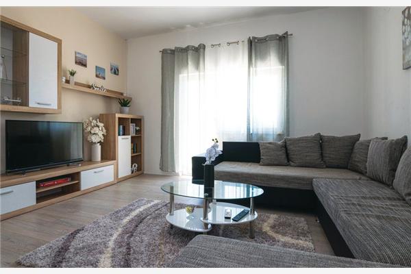 House K1, for 12 persons