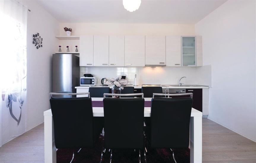 House K1, for 12 persons