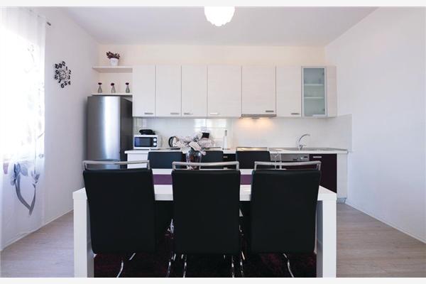 House K1, for 12 persons