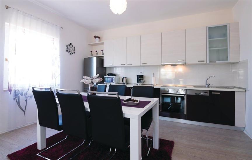 House K1, for 12 persons