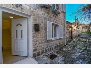 House Sant Trogir, Stone house, Size 60.00 m2, Airline distance to town centre 200 m
