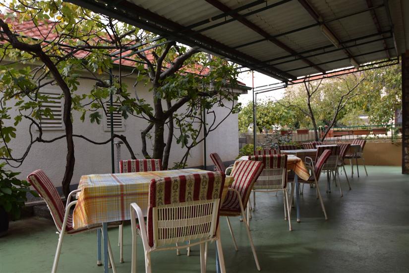 Apartments and Rooms Mirja