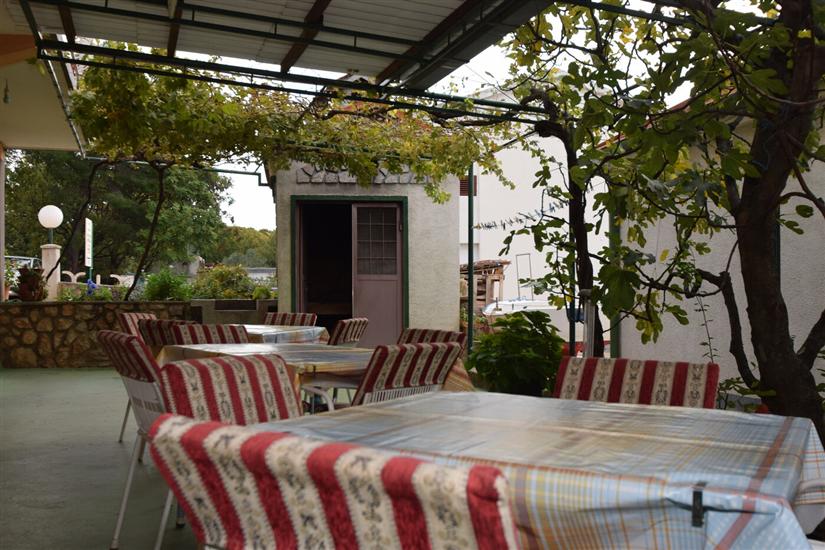 Apartments and Rooms Mirja