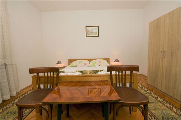 Apartment A1, for 5 persons