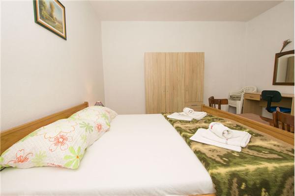 Apartment A1, for 5 persons