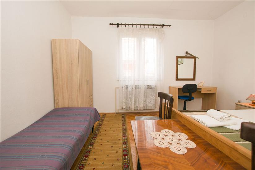 Apartment A1, for 5 persons