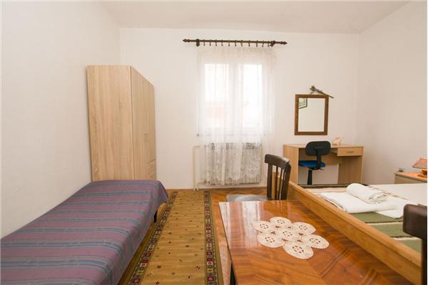Apartment A1, for 5 persons