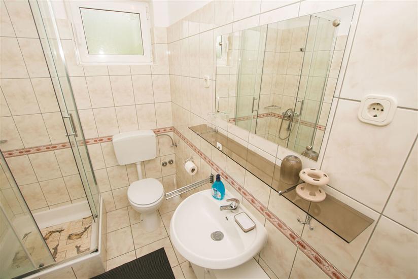 Apartment A1, for 5 persons