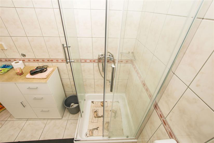 Apartment A1, for 5 persons