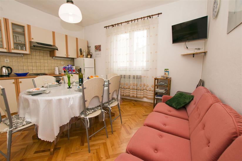 Apartment A1, for 5 persons