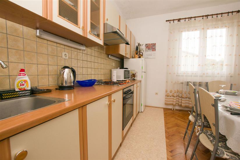 Apartment A1, for 5 persons