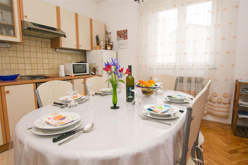 Apartment A1, for 5 persons