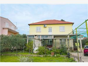 Apartment Gabbianno Sv. Filip i Jakov, Size 80.00 m2, Airline distance to town centre 500 m