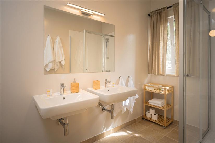 House K1, for 10 persons