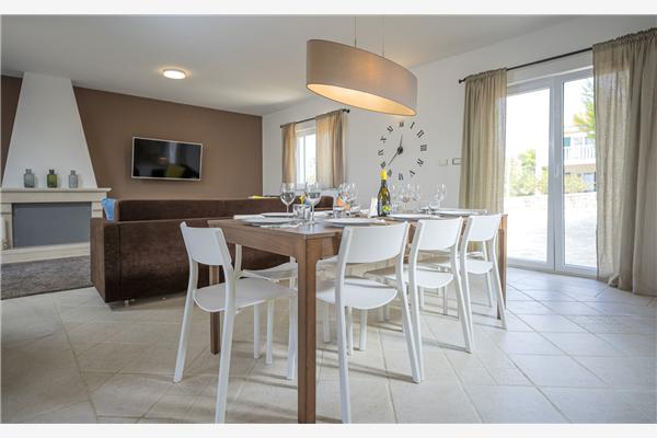 House K1, for 10 persons