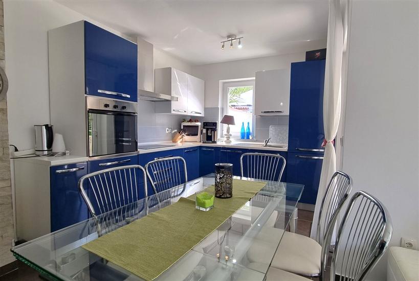 Apartment A4, for 8 persons