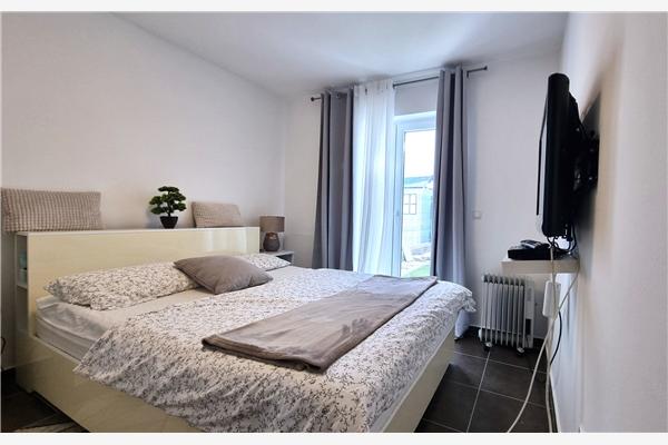 Apartment A4, for 8 persons