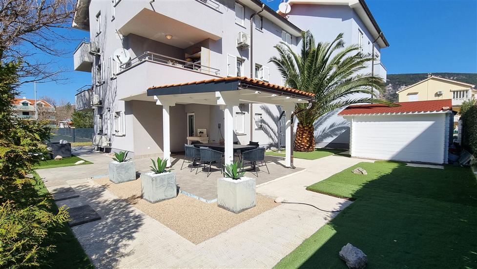 Apartment A4, for 8 persons