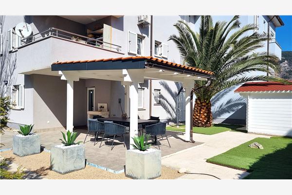 Apartment A4, for 8 persons