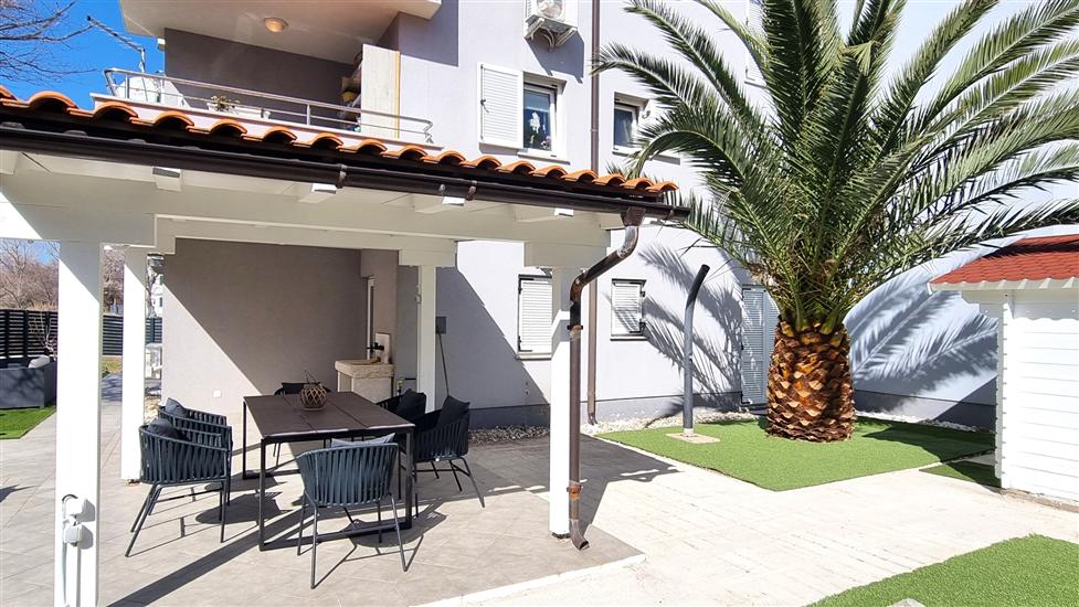 Apartment A4, for 8 persons