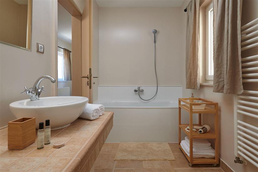 House K1, for 10 persons