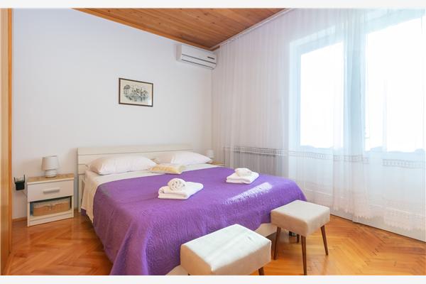 Apartment A2, for 7 persons