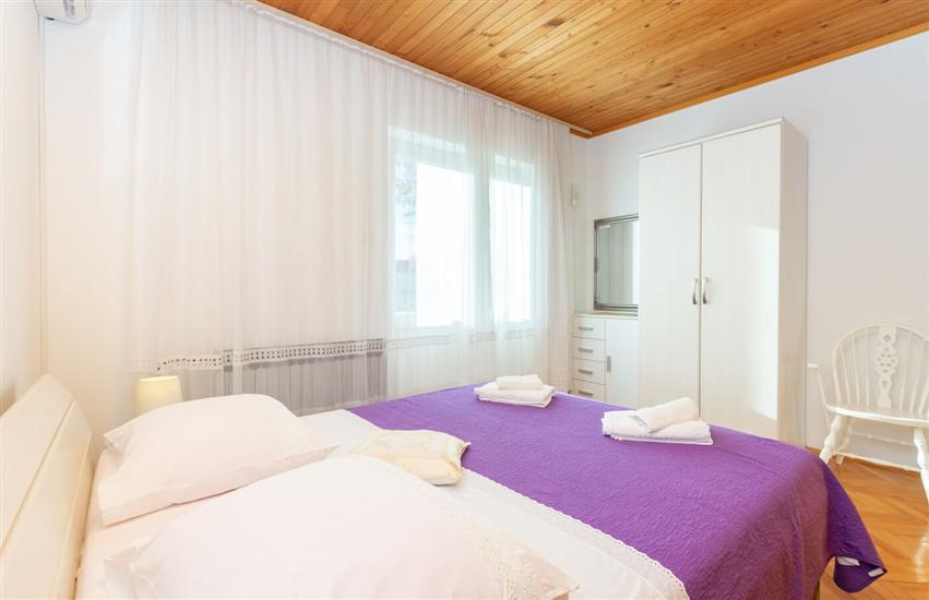 Apartment A2, for 7 persons