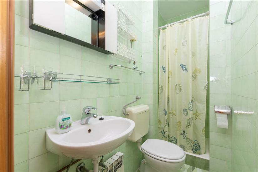 Apartment A2, for 7 persons