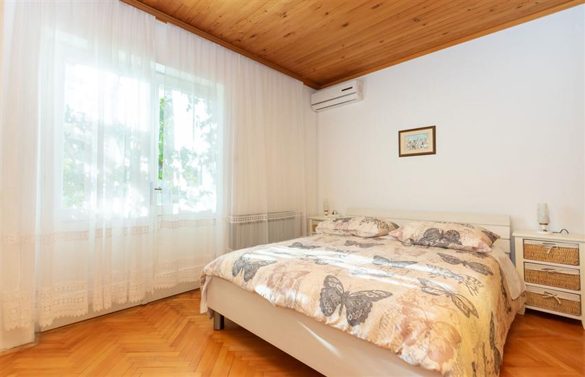 Apartment A2, for 7 persons