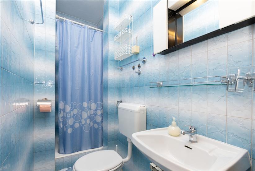 Apartment A2, for 7 persons