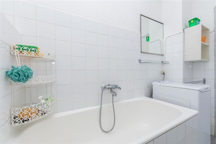 Apartment A2, for 7 persons