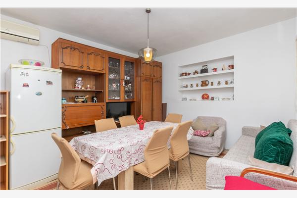 Apartment A2, for 7 persons