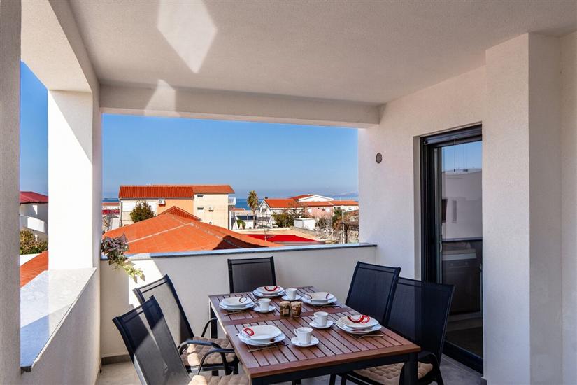 Apartment A1, for 5 persons