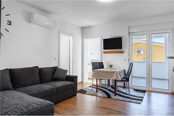 Apartment A1, for 5 persons