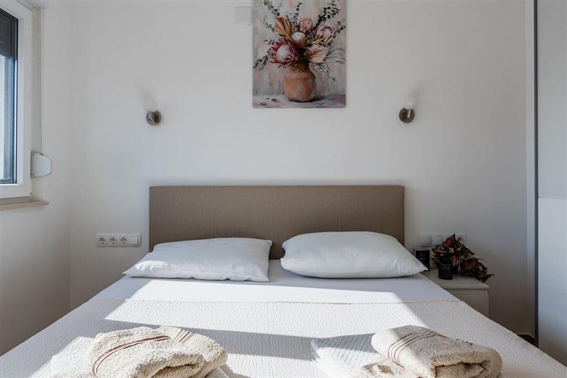 Apartment A1, for 5 persons