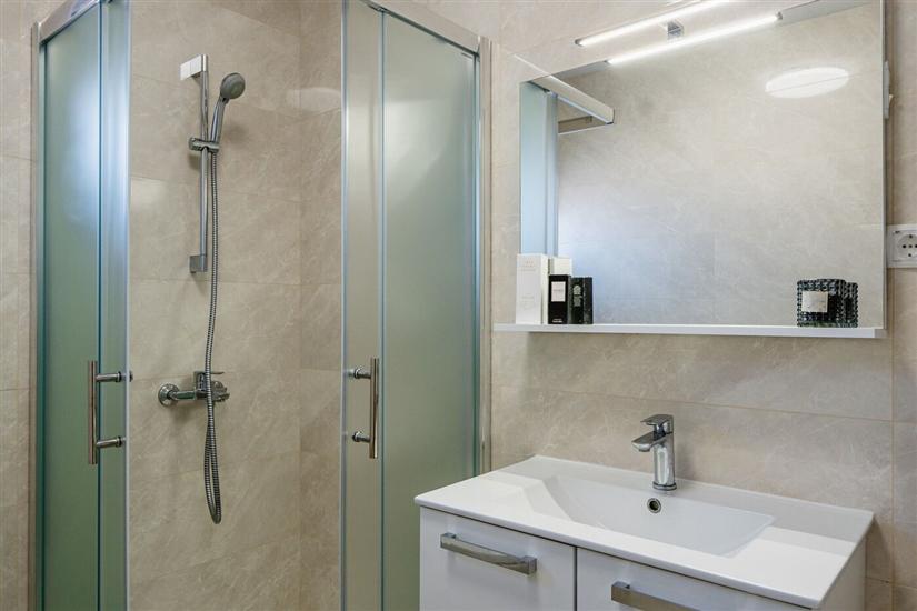 Apartment A1, for 5 persons