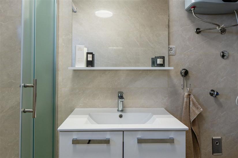 Apartment A1, for 5 persons