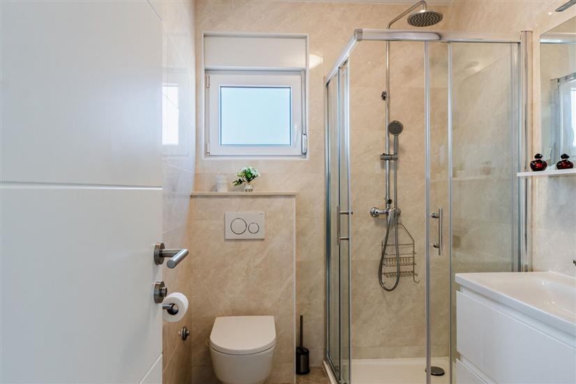 Apartment A2, for 5 persons