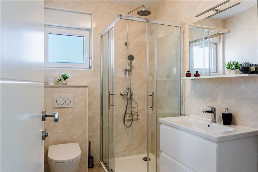 Apartment A2, for 5 persons