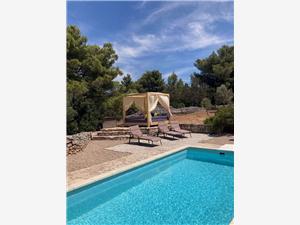 Stone house Middle Dalmatian islands,BookSussanaFrom 1012 €