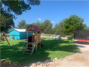 Stone house Middle Dalmatian islands,BookDorisFrom 885 €