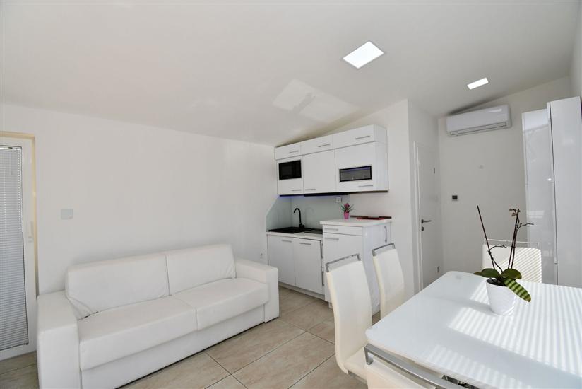 House K1, for 10 persons