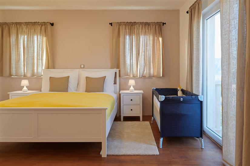 House K1, for 10 persons