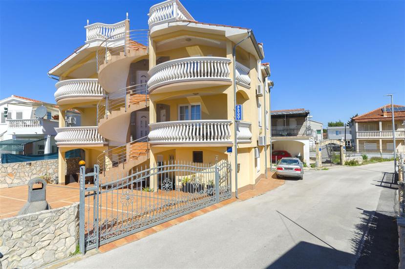 Apartments Ani