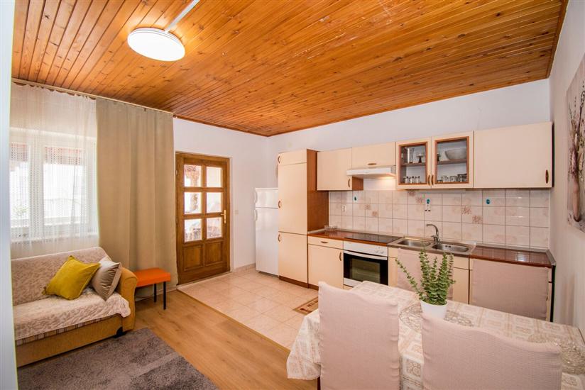 Apartment A1, for 5 persons