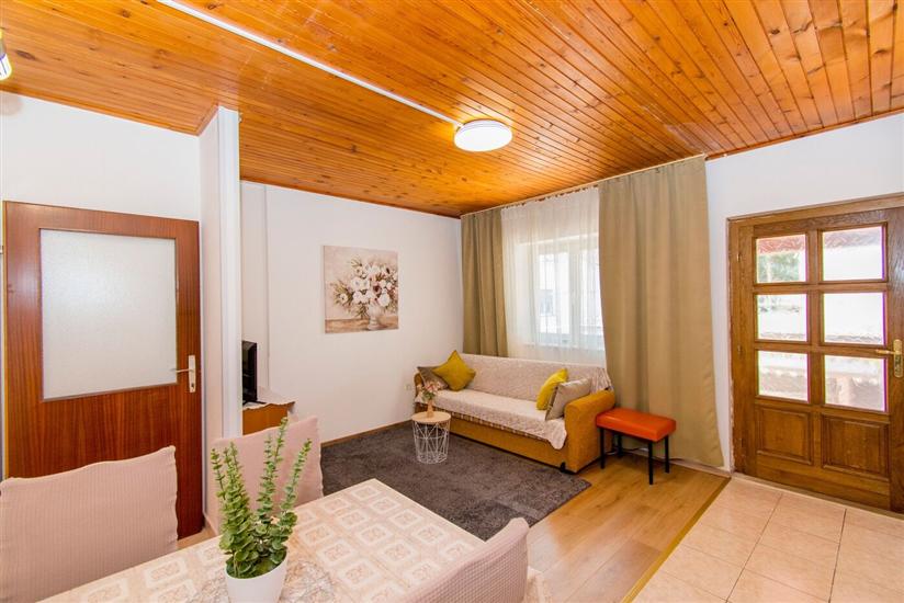 Apartment A1, for 5 persons