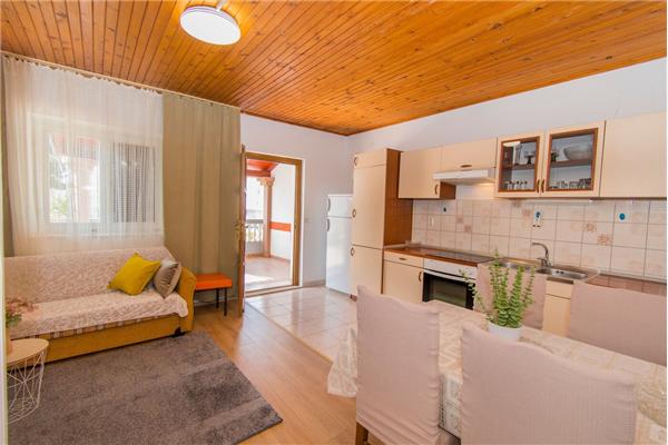 Apartment A1, for 5 persons